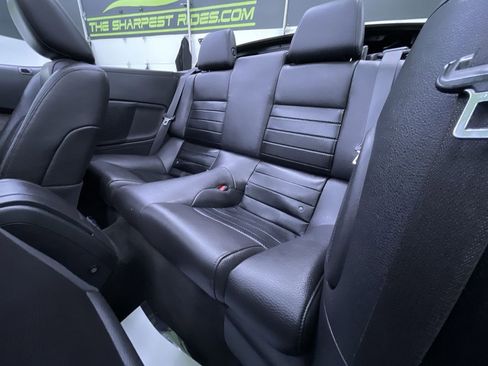 Used 2011 Ford Mustang GT Premium w/ Electronics Pkg RWD image 24