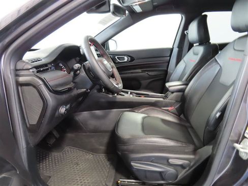 Used 2024 Jeep Compass Trailhawk AWD/4WD image 23