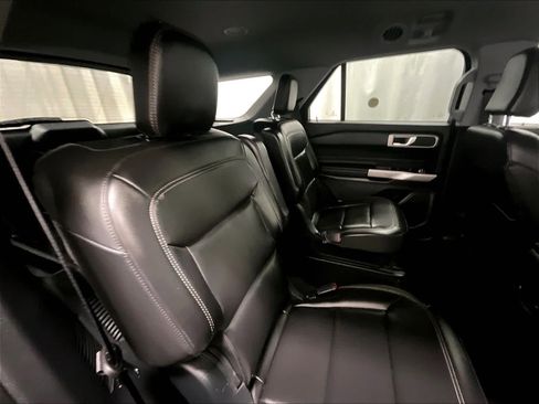 Used 2023 Ford Explorer XLT w/ Equipment Group 202A image 16