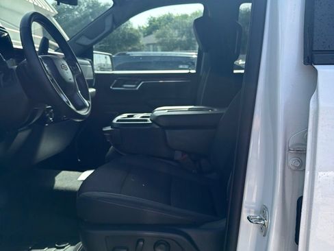 Used 2023 Chevrolet Silverado 1500 LT AWD/4WD image 9