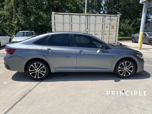 Used 2024 Volkswagen Jetta Sport FWD image 5