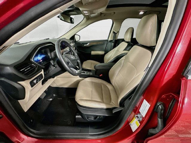 Certified 2020 Ford Escape Titanium AWD/4WD image 30