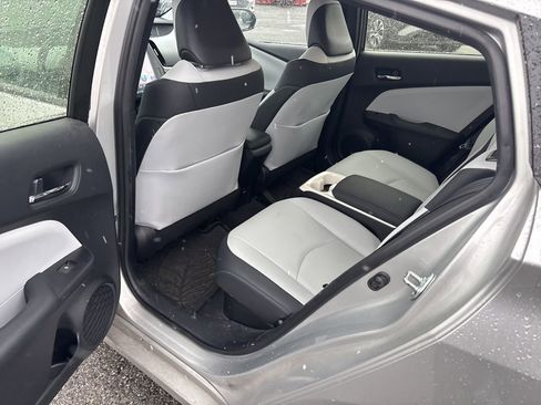 Used 2017 Toyota Prius Prime Premium image 10