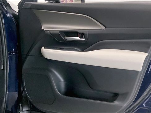 Used 2025 Toyota Grand Highlander AWD image 25