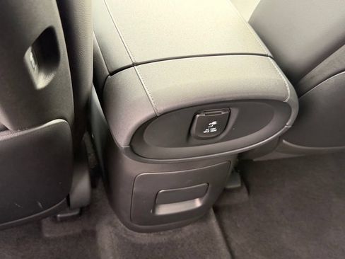 Certified 2026 Hyundai Palisade Limited AWD/4WD image 17