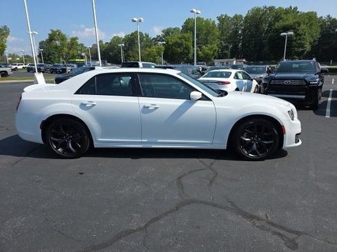 Used 2022 Chrysler 300 S w/ Comfort Group RWD image 5