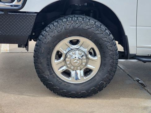 Used 2025 RAM 2500 Tradesman w/ Chrome Appearance Group AWD/4WD image 10
