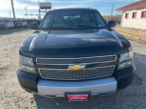 Used 2014 Chevrolet Suburban LT image 8