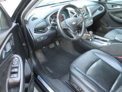 Used 2016 Chevrolet Malibu Premier w/ Driver Confidence Package FWD image 12