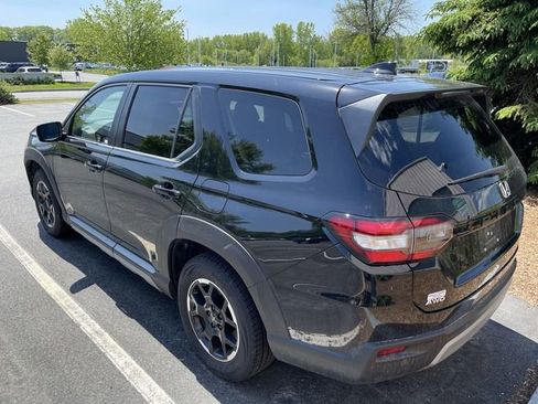 Used 2025 Honda Pilot EX-L image 2