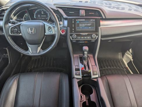 Used 2018 Honda Civic Touring image 9