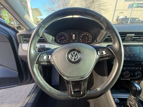 Used 2020 Volkswagen Passat 2.0T SE image 14