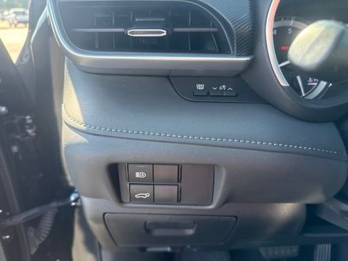 Used 2022 Toyota Highlander XSE FWD image 27