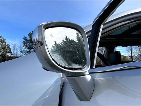 Certified 2022 Chrysler Pacifica Limited image 30