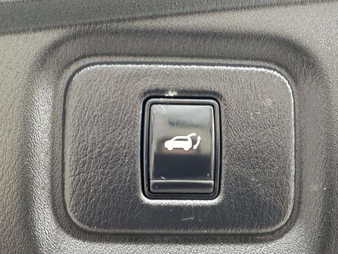 Used 2014 Nissan Pathfinder Platinum w/ Cargo Package image 15