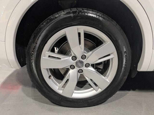 Used 2019 Audi Q5 2.0T Premium w/ Convenience Package AWD/4WD image 17