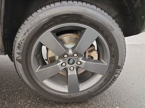 Used 2021 Land Rover Defender 110 SE image 34