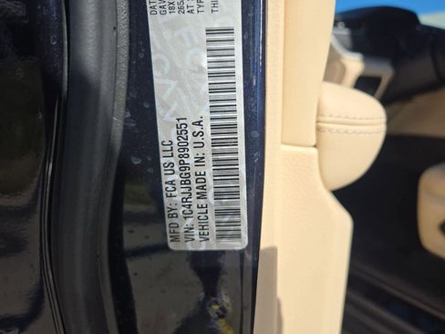 Used 2023 Jeep Grand Cherokee L Limited image 37