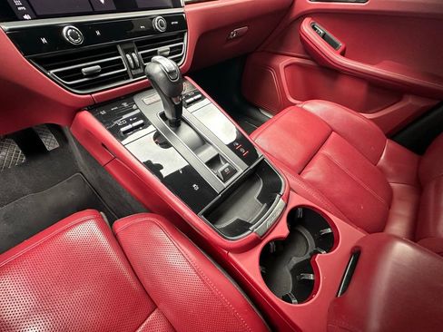 Certified 2023 Porsche Macan S AWD/4WD image 29
