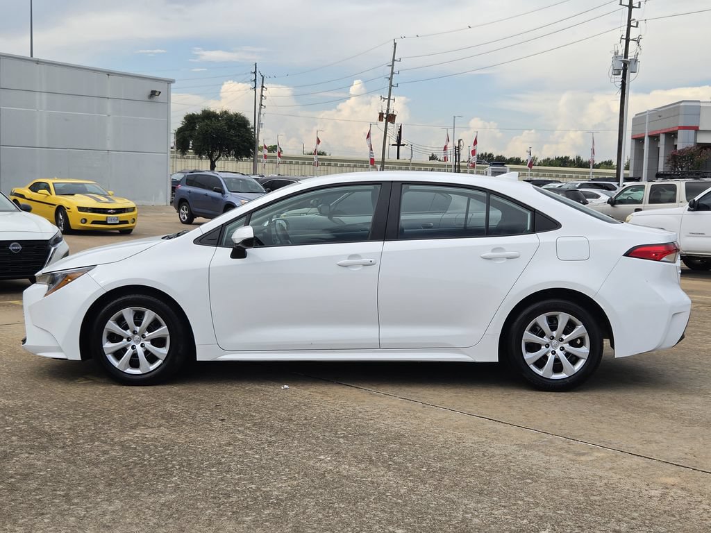 Used 2026 Toyota Corolla LE FWD image 6