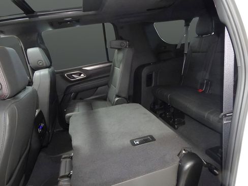 Used 2024 Chevrolet Suburban RST w/ Luxury Package image 34