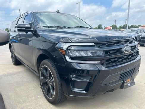 Used 2023 Ford Expedition Max Limited AWD/4WD image 2