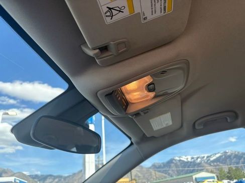 Used 2024 Buick Encore GX Sport Touring image 17