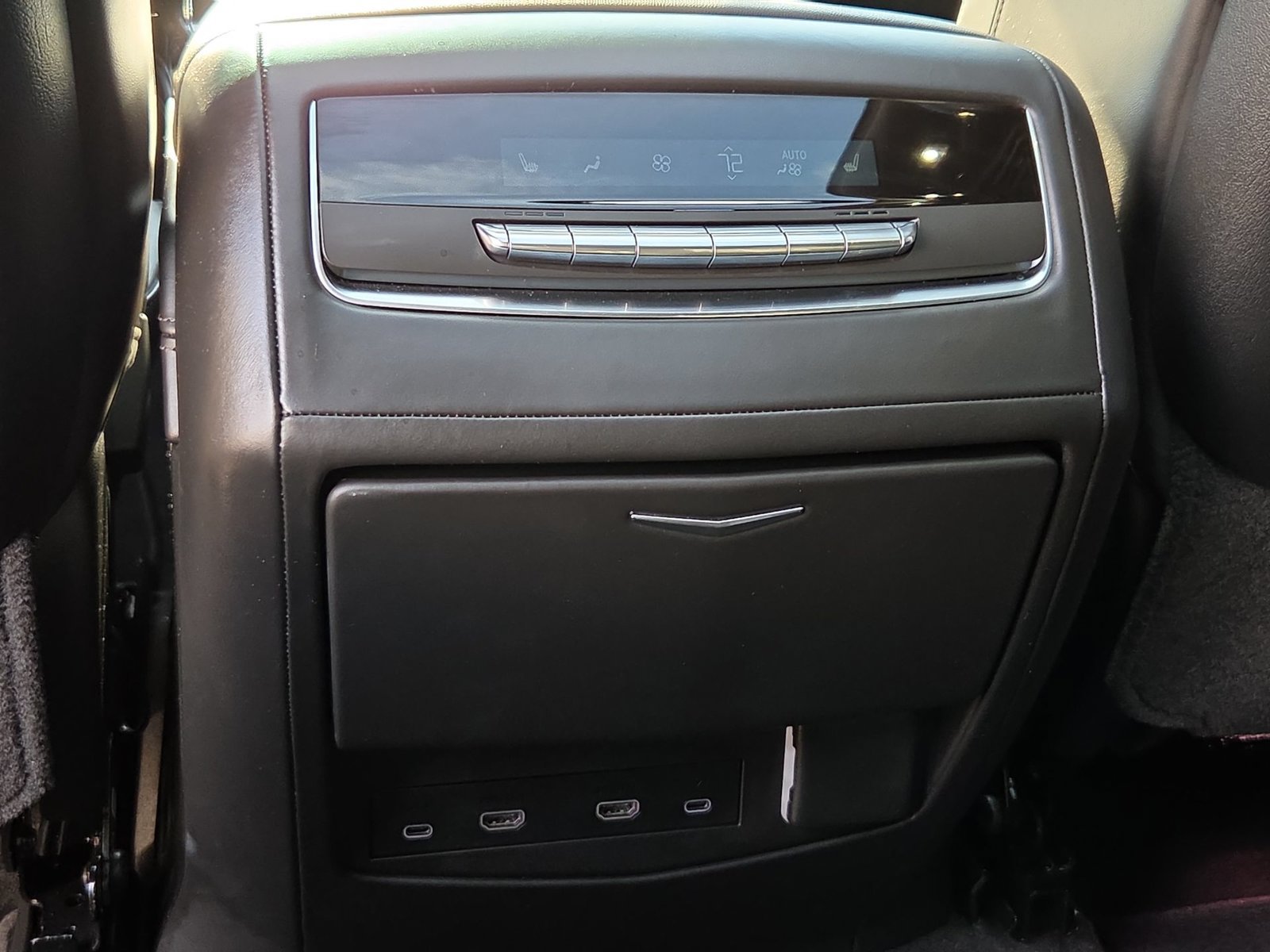 Used 2026 Cadillac Escalade Platinum Sport w/ LPO, ONYX Package AWD/4WD image 22