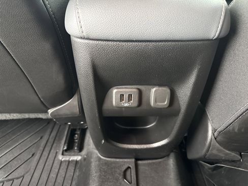 Used 2022 Chevrolet Colorado Z71 image 32