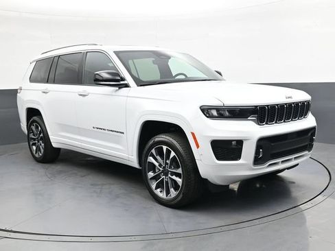 Used 2023 Jeep Grand Cherokee L Overland image 2