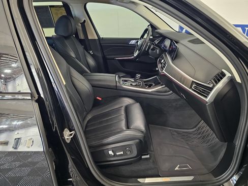 Used 2021 BMW X7 xDrive40i w/ Premium Package AWD/4WD image 25