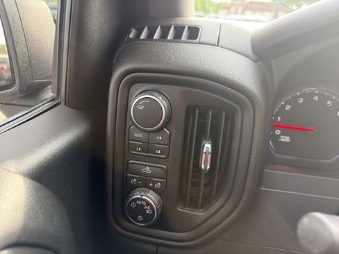 Used 2021 Chevrolet Silverado 1500 Custom Trail Boss image 35