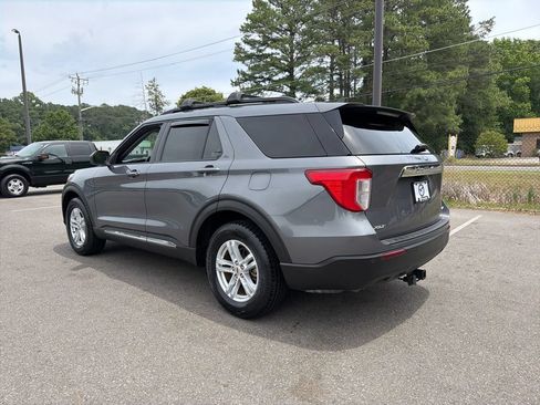 Used 2021 Ford Explorer XLT AWD/4WD image 10