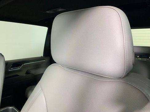 New 2026 GMC Sierra 2500 SLT w/ SLT Premium Package image 14