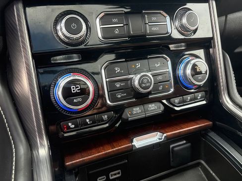 Used 2024 GMC Yukon XL Denali Ultimate image 28