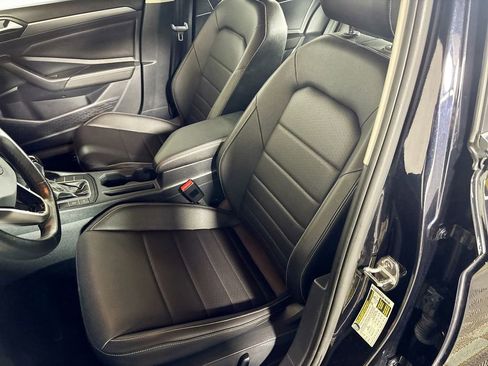 Used 2024 Volkswagen Jetta SE image 11