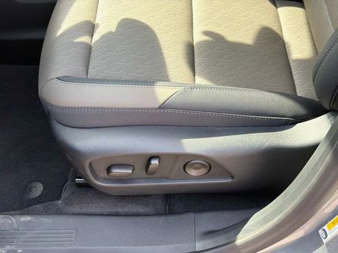 New 2026 Chevrolet Equinox LT w/ Convenience Package II FWD image 21