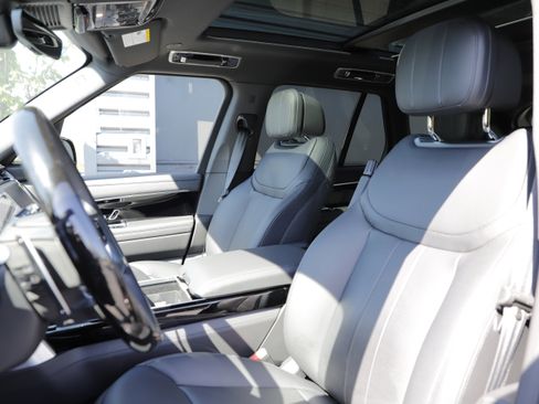 New 2025 Land Rover Range Rover SE AWD/4WD image 19