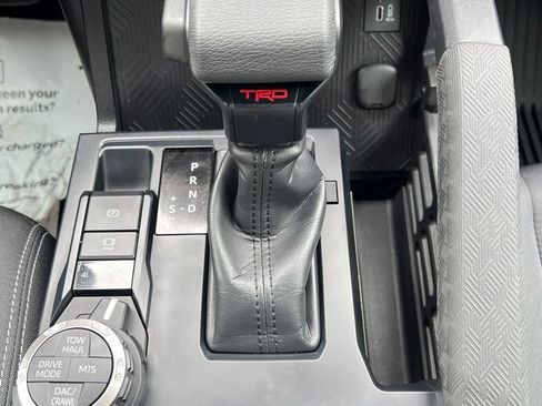 Certified 2025 Toyota Tacoma TRD Off-Road AWD/4WD image 24