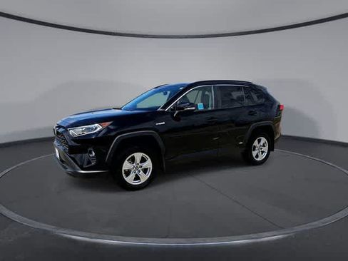 Used 2020 Toyota RAV4 XLE w/ Convenience Package AWD/4WD image 4