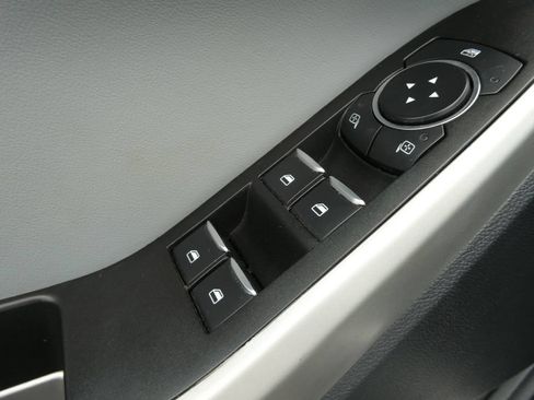 Used 2022 Ford Explorer XLT w/ Equipment Group 202A AWD/4WD image 26
