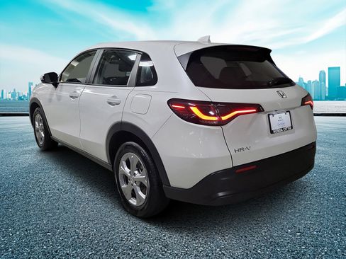 Certified 2025 Honda HR-V LX image 3