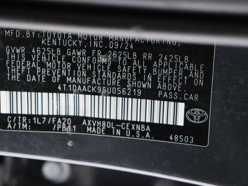 Used 2025 Toyota Camry LE FWD image 39
