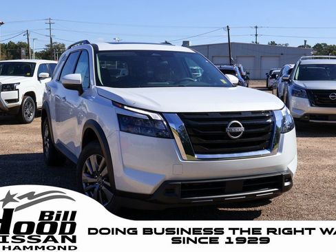 New 2025 Nissan Pathfinder SV w/ SV Premium Package image 1