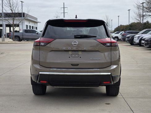Used 2024 Nissan Rogue Platinum w/ Platinum Premium Package image 13