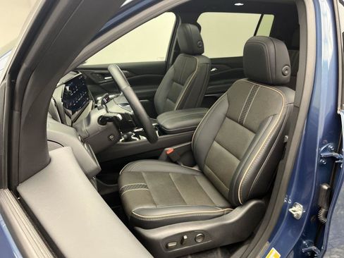 Certified 2026 Chevrolet Traverse High Country w/ LPO, Floor Liner Package AWD/4WD image 10
