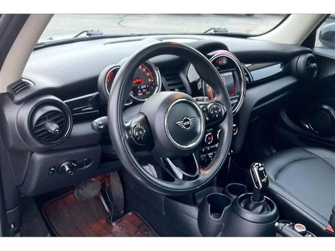 Used 2020 MINI Cooper 2-Door Hardtop image 16