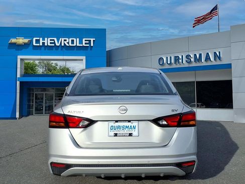 Used 2024 Nissan Altima 2.5 SV image 4