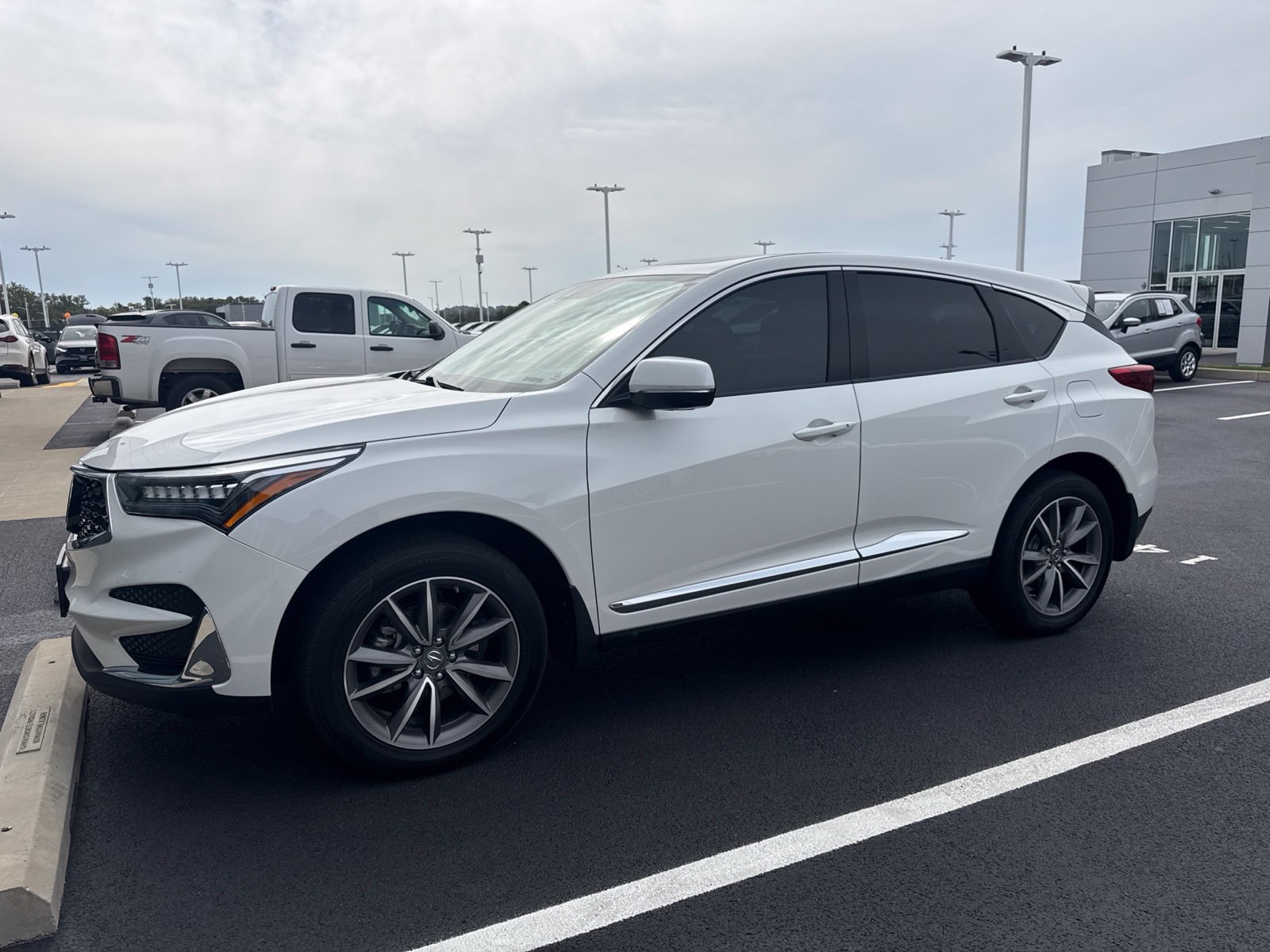Used 2020 Acura RDX w/ Technology Package FWD image 1