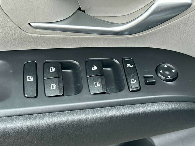 Used 2024 Hyundai Tucson SE FWD image 13